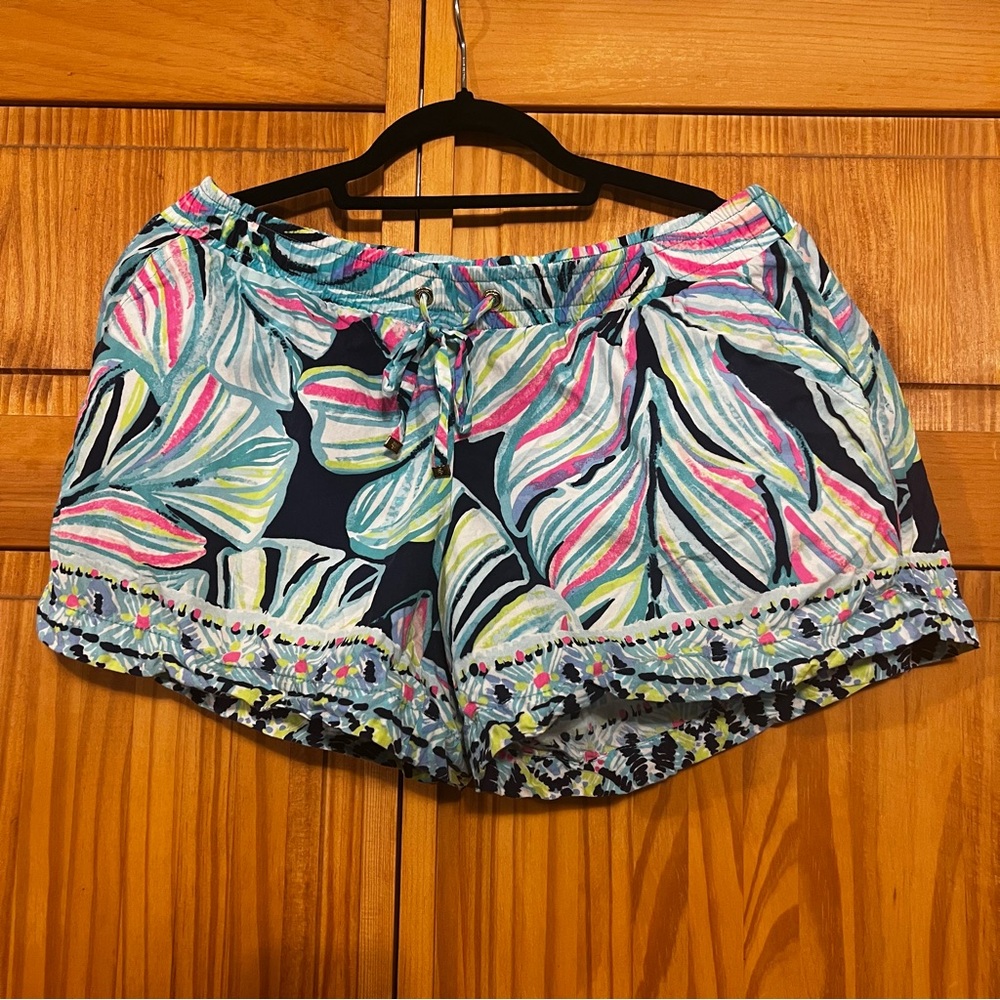 CLOSET CLOSING Lilly Pulitzer Katia Shorts High Tide Navy Dancing Lady Size M